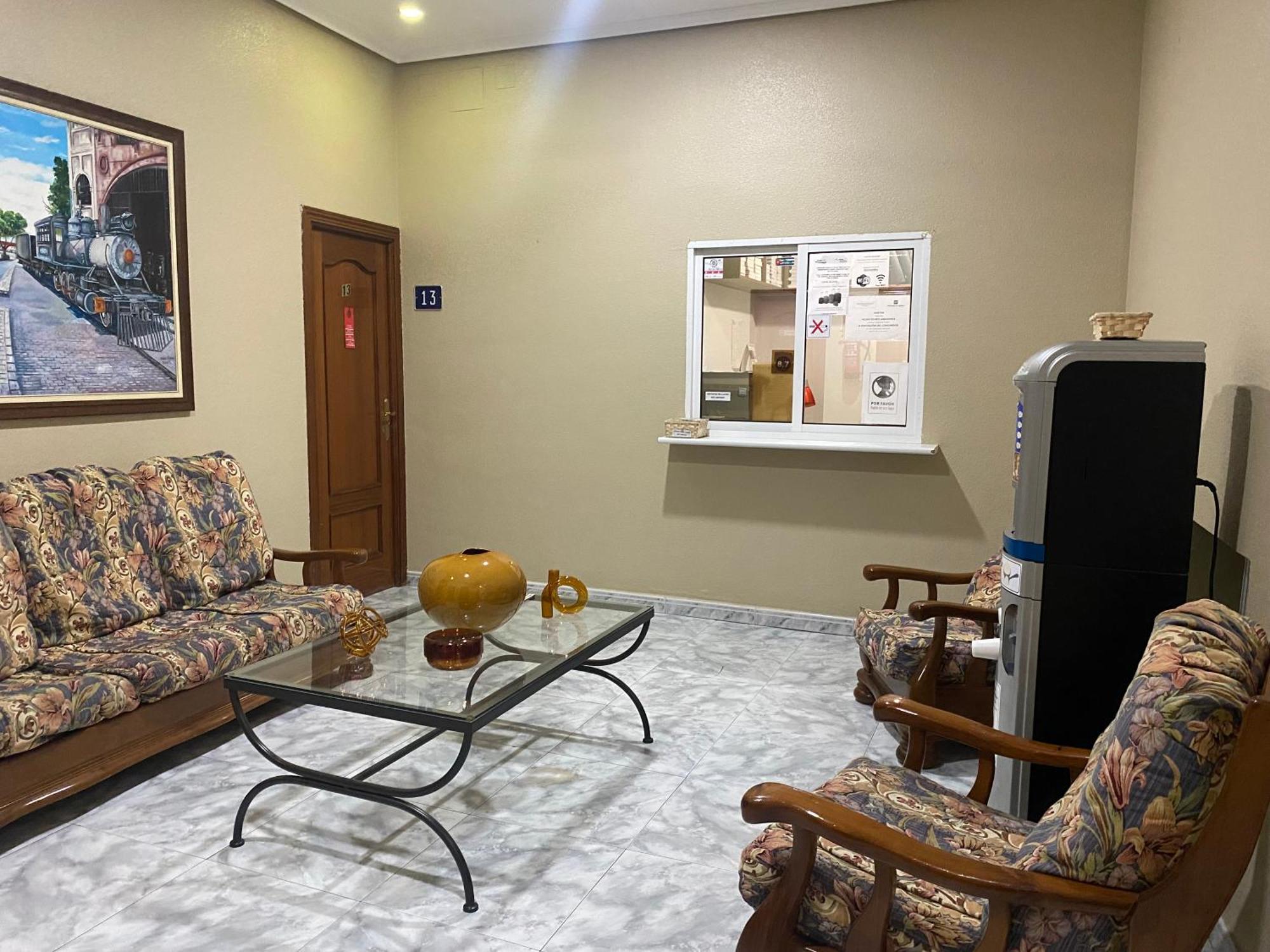 Hostal Palacios Fuencarral Madrid Kültér fotó