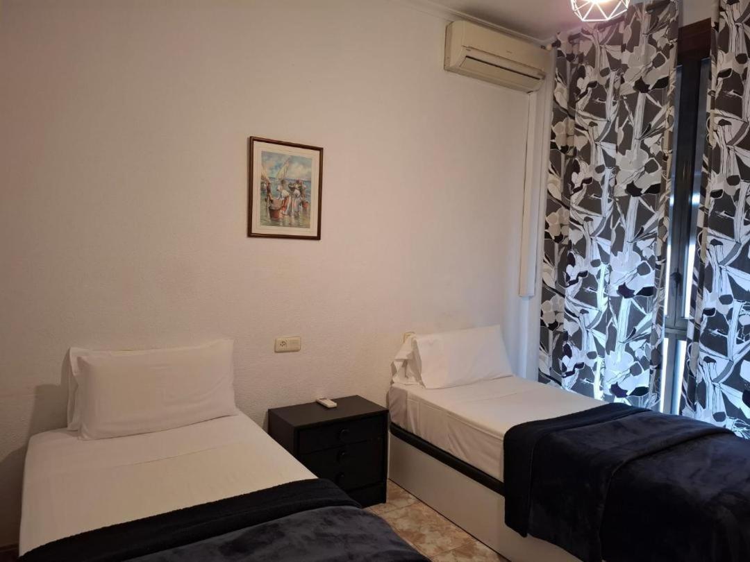 Hostal Palacios Fuencarral Madrid Kültér fotó