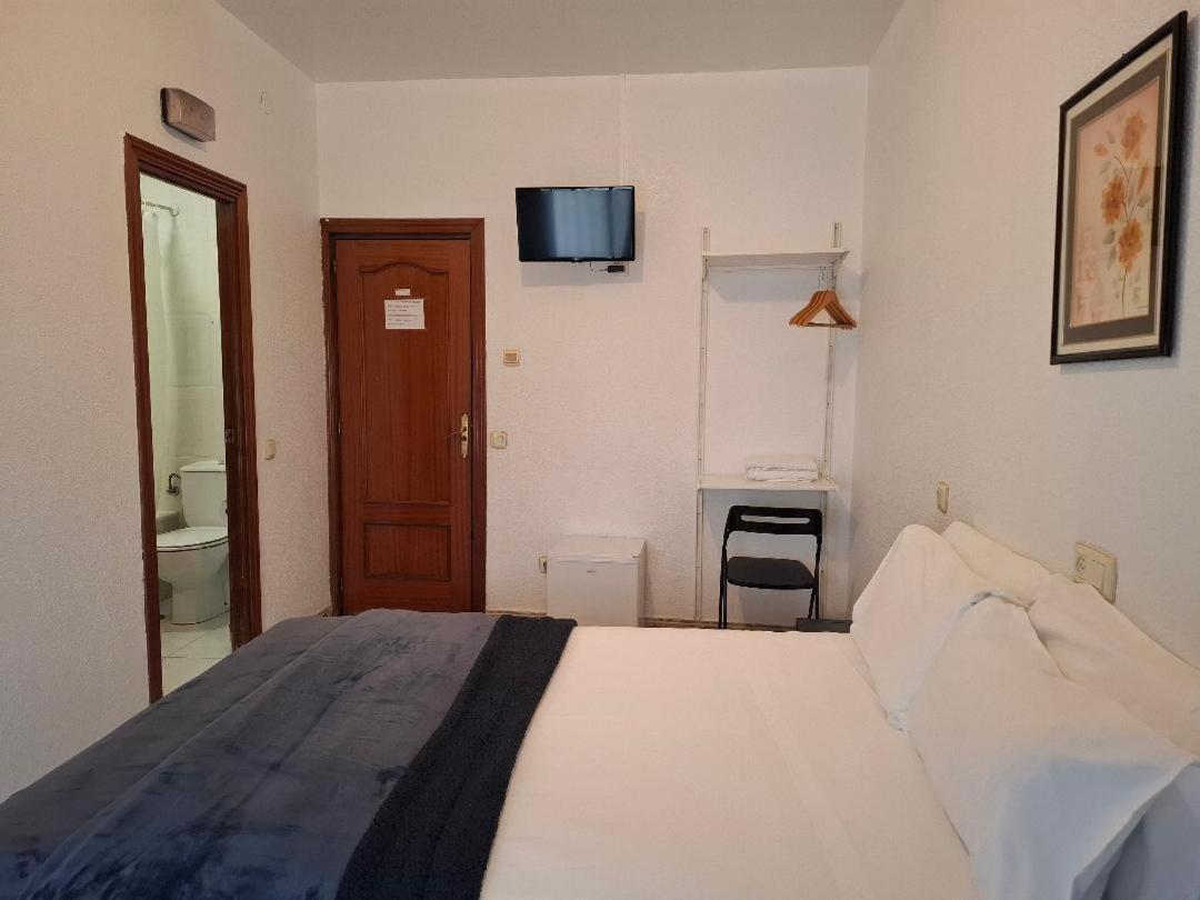 Hostal Palacios Fuencarral Madrid Kültér fotó