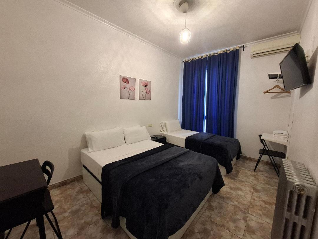 Hostal Palacios Fuencarral Madrid Kültér fotó