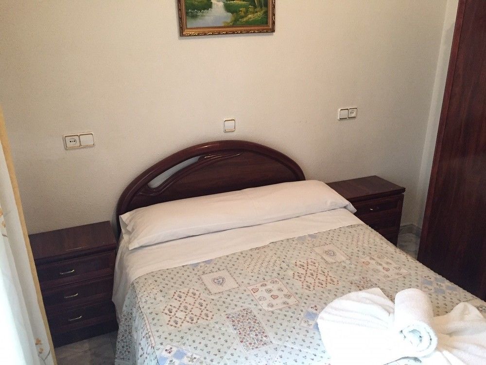 Hostal Palacios Fuencarral Madrid Kültér fotó