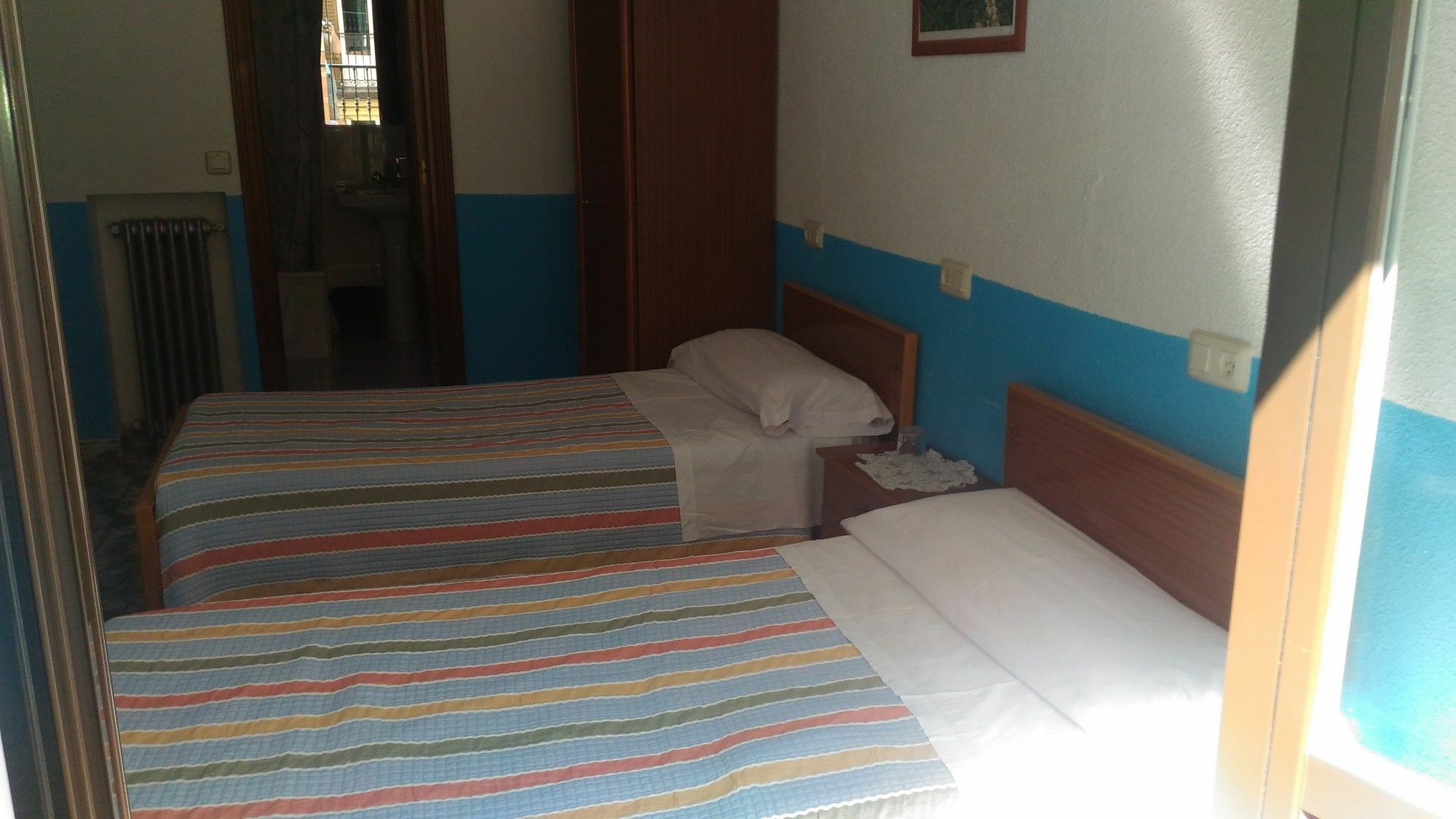 Hostal Palacios Fuencarral Madrid Kültér fotó