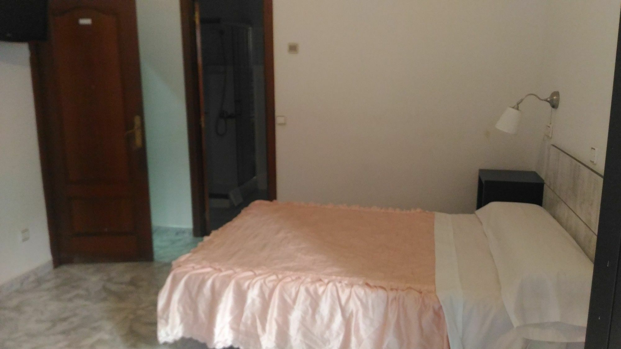 Hostal Palacios Fuencarral Madrid Kültér fotó
