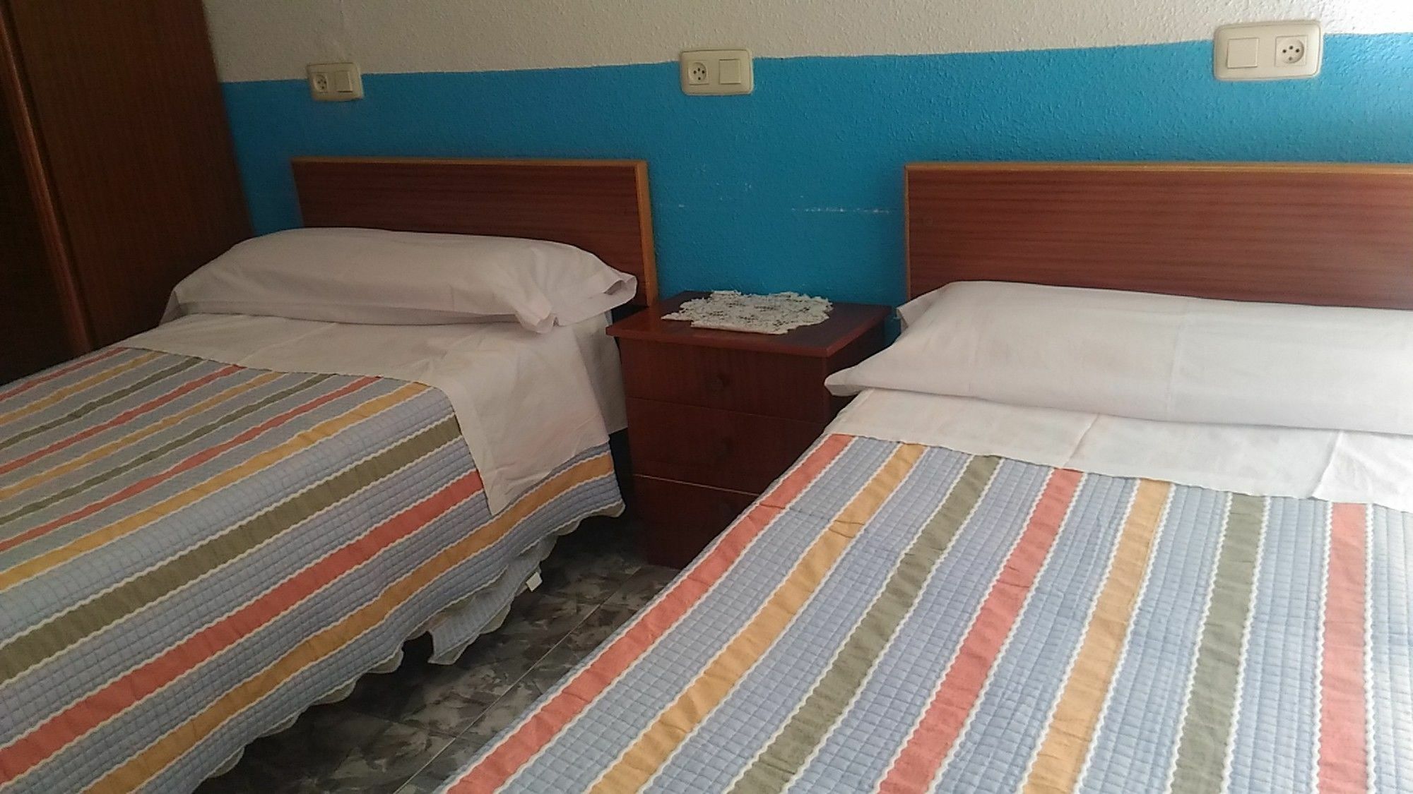 Hostal Palacios Fuencarral Madrid Kültér fotó