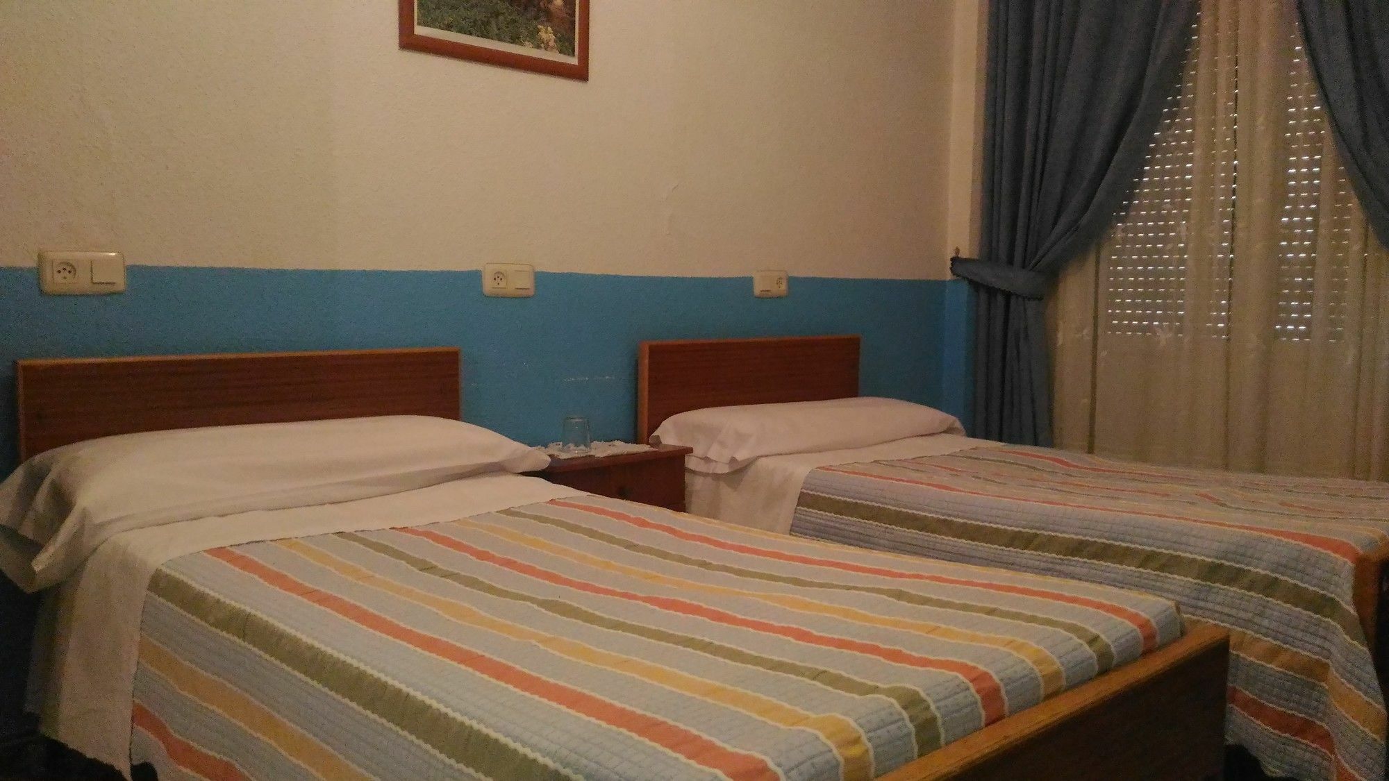 Hostal Palacios Fuencarral Madrid Kültér fotó