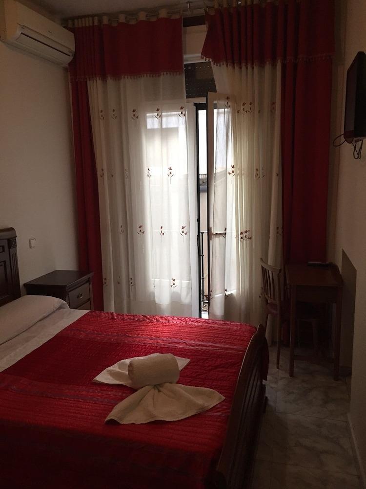 Hostal Palacios Fuencarral Madrid Kültér fotó